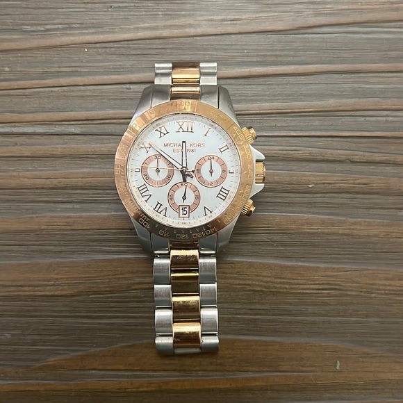 Michael Kors Two Toned Watch - Picture 1 of 3